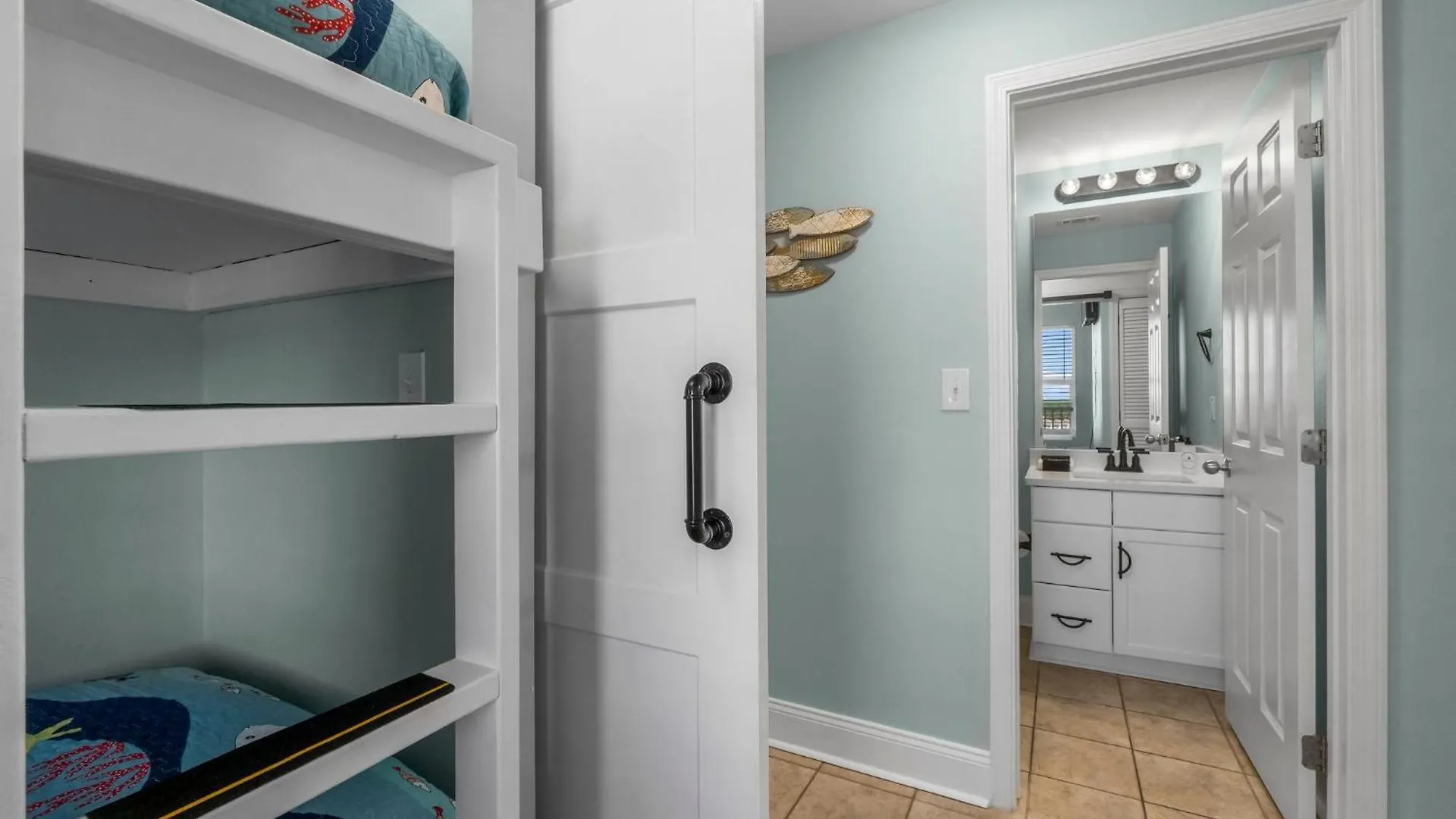 Coast Is Clear At Laketown Wharf #1225 By Nautical Properties Panama City Beach Holiday home