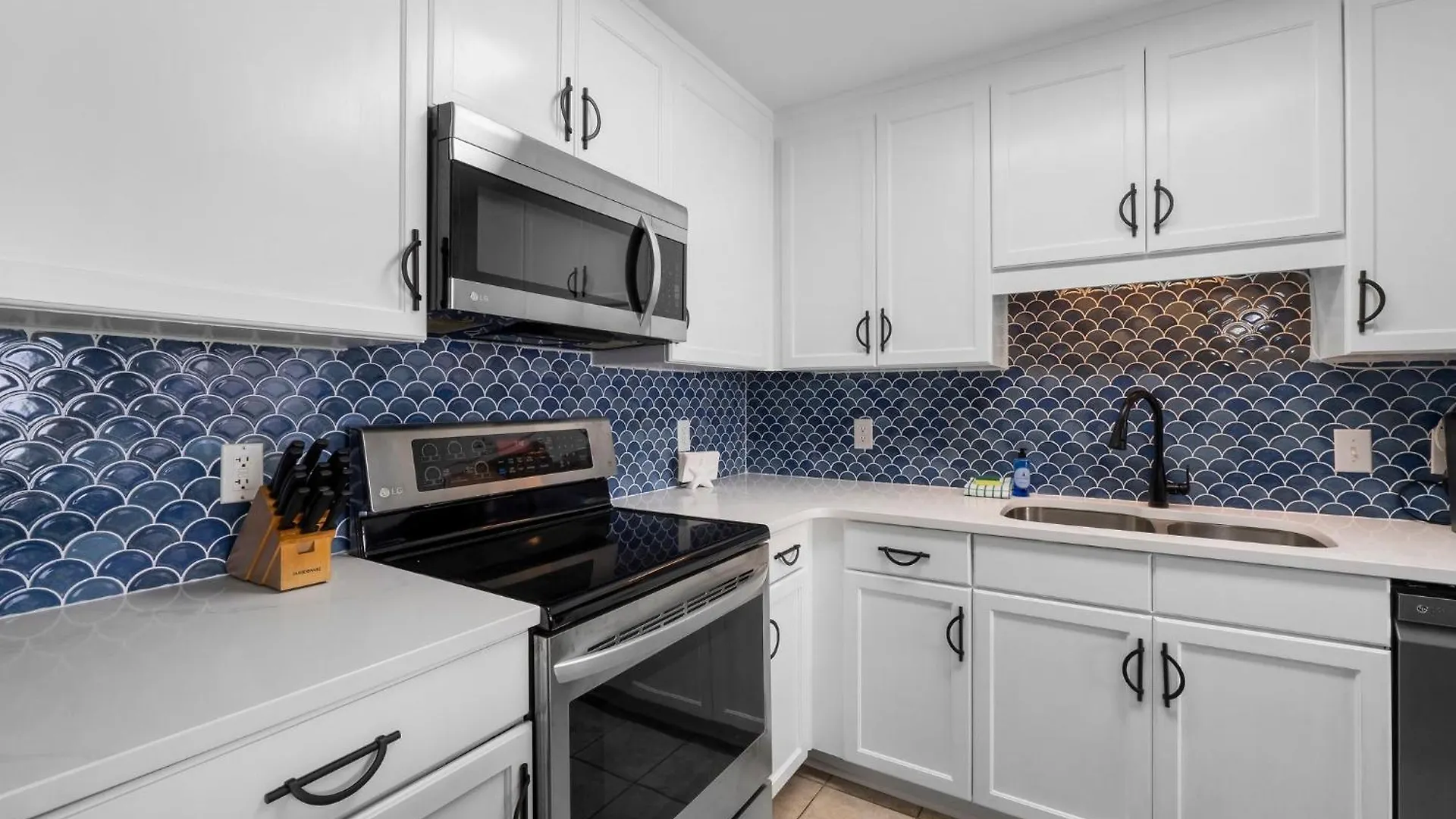 Holiday home Coast Is Clear At Laketown Wharf #1225 By Nautical Properties Panama City Beach United States